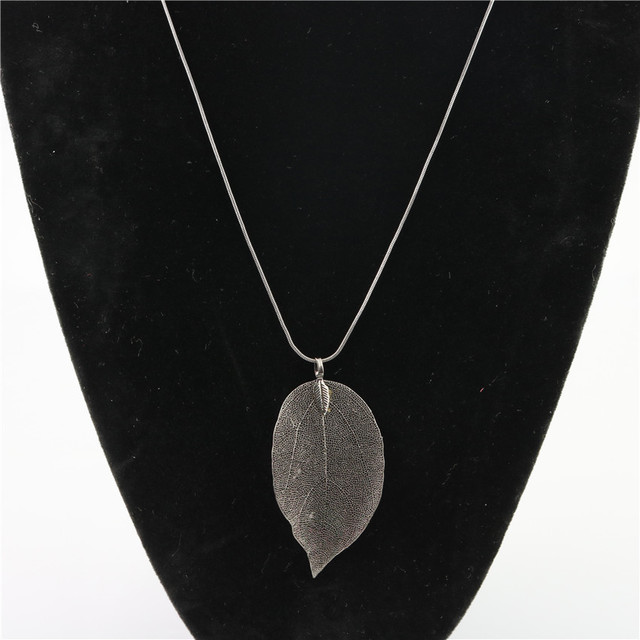 Natural Leaf Gold-Plated Pendant Sweater Chain Necklace