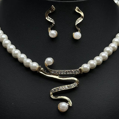 Fashion Personality Deep V Clavicle Pearl Pendant Suit